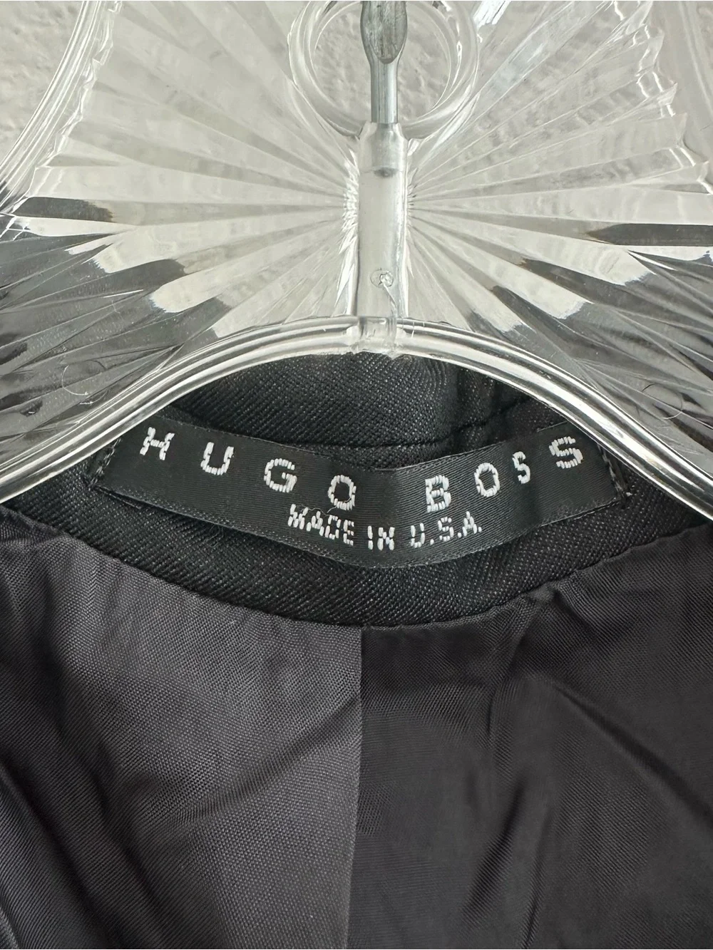 HUGO Black Single-Breasted Blazer with Red Pocket Square Size: 42R